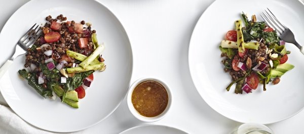 7 Healthy Salad Recipes That Even Meat Eaters Like Me Can Love